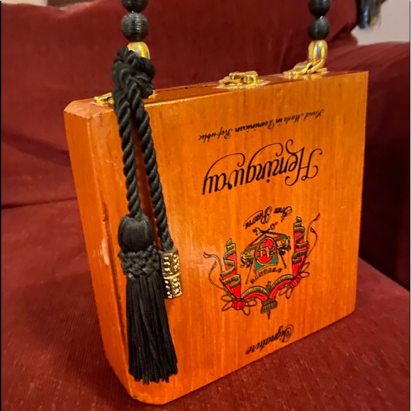 Hemingway awesome cigar purse! - Picture 2 of 7